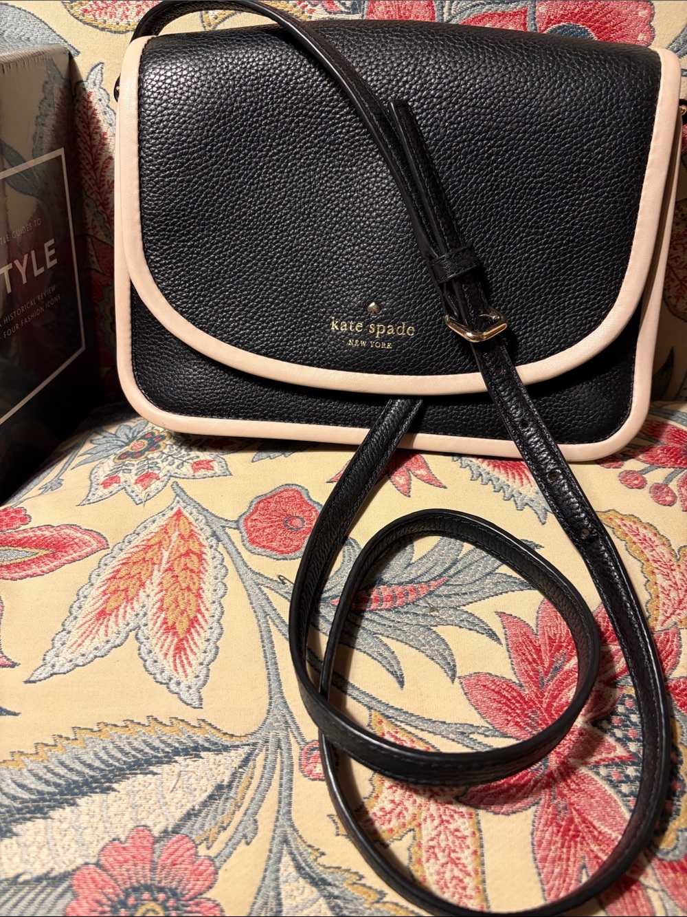 kate spade Ward Place Ivy Black Crossbody w/ Pale Pink/Cream Trim